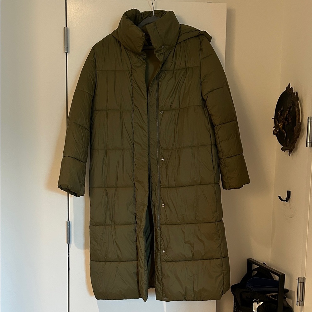 Banana Republic Long Olive Green Puffer Coat size small
